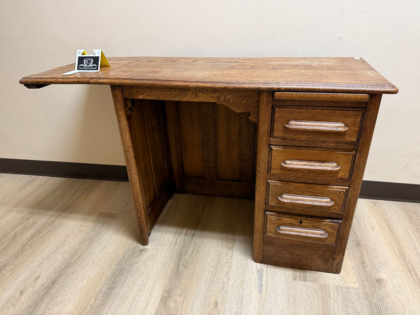 Small adorable desk