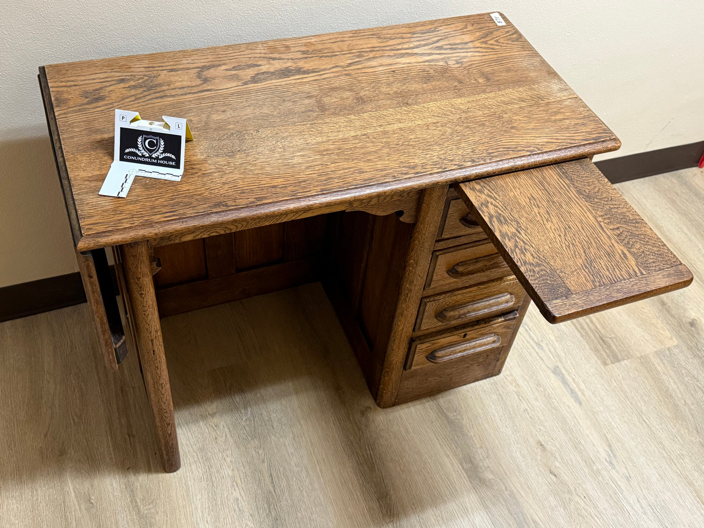 Small adorable desk