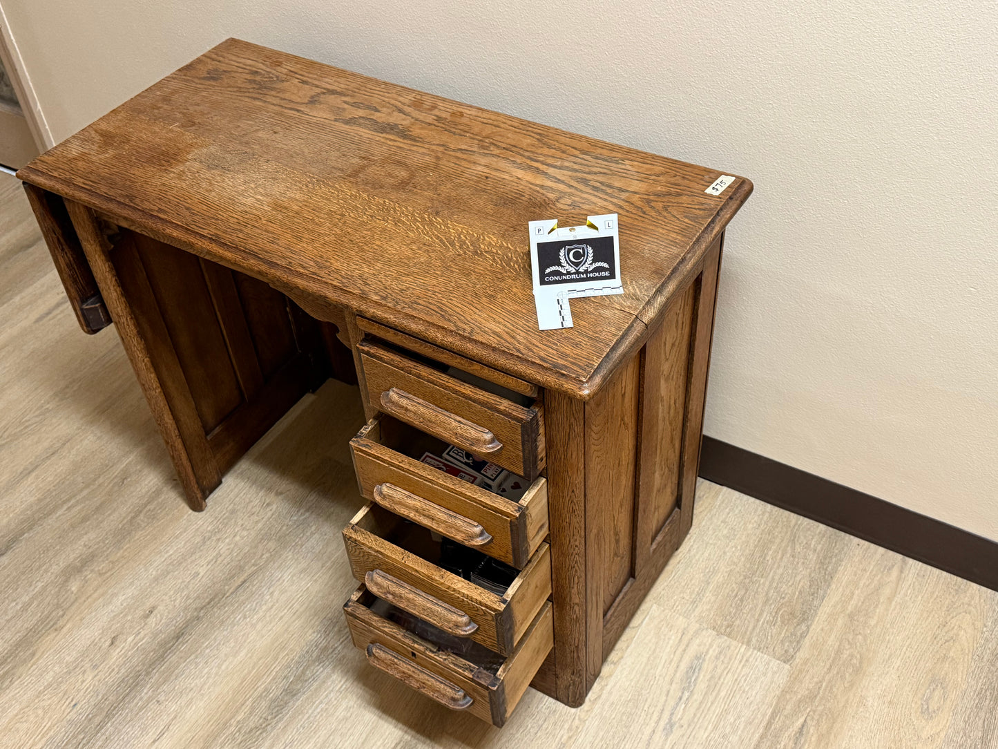 Small adorable desk